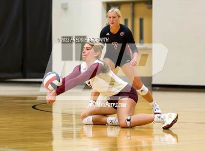 Thumbnail 2 in Whitesboro vs. Farmersville (Denison Invitational Showcase) photogallery.