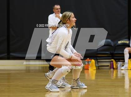 Thumbnail 1 in Whitesboro vs. Farmersville (Denison Invitational Showcase) photogallery.