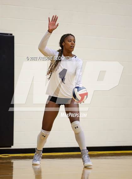 Thumbnail 3 in Whitesboro vs. Farmersville (Denison Invitational Showcase) photogallery.