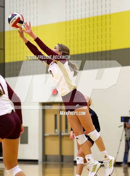 Thumbnail 2 in Whitesboro vs. Farmersville (Denison Invitational Showcase) photogallery.