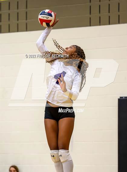Thumbnail 3 in Whitesboro vs. Farmersville (Denison Invitational Showcase) photogallery.