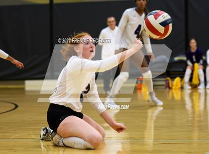 Thumbnail 1 in Whitesboro vs. Farmersville (Denison Invitational Showcase) photogallery.