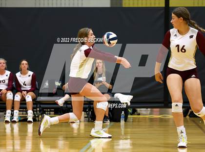 Thumbnail 2 in Whitesboro vs. Farmersville (Denison Invitational Showcase) photogallery.