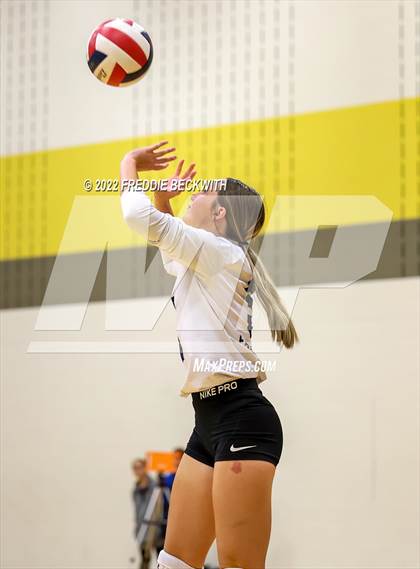 Thumbnail 2 in Whitesboro vs. Farmersville (Denison Invitational Showcase) photogallery.