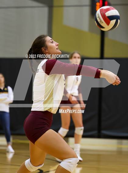 Thumbnail 2 in Whitesboro vs. Farmersville (Denison Invitational Showcase) photogallery.