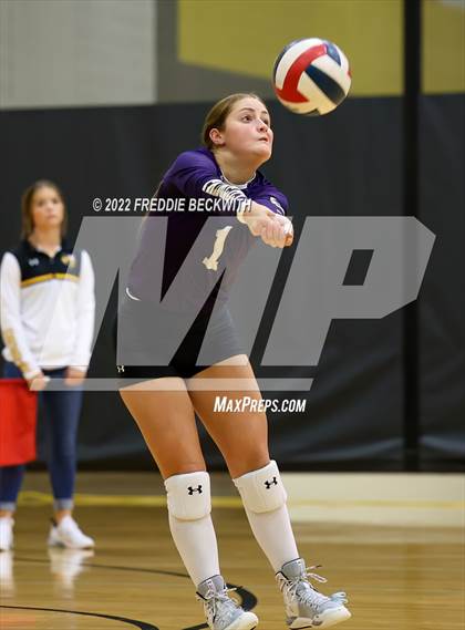 Thumbnail 2 in Whitesboro vs. Farmersville (Denison Invitational Showcase) photogallery.