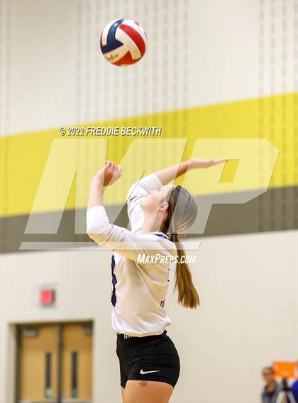 Thumbnail 3 in Whitesboro vs. Farmersville (Denison Invitational Showcase) photogallery.