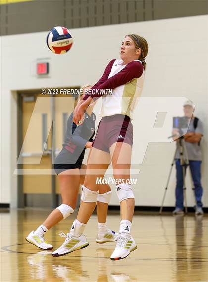 Thumbnail 2 in Whitesboro vs. Farmersville (Denison Invitational Showcase) photogallery.