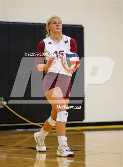 Thumbnail 1 in Whitesboro vs. Farmersville (Denison Invitational Showcase) photogallery.