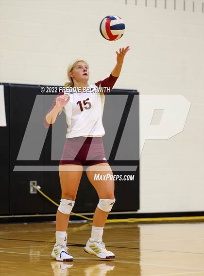 Thumbnail 1 in Whitesboro vs. Farmersville (Denison Invitational Showcase) photogallery.