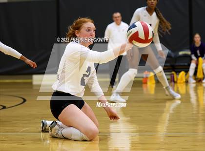 Thumbnail 3 in Whitesboro vs. Farmersville (Denison Invitational Showcase) photogallery.