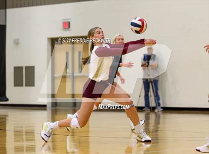 Thumbnail 3 in Whitesboro vs. Farmersville (Denison Invitational Showcase) photogallery.