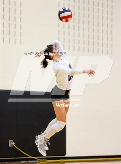 Thumbnail 3 in Whitesboro vs. Farmersville (Denison Invitational Showcase) photogallery.