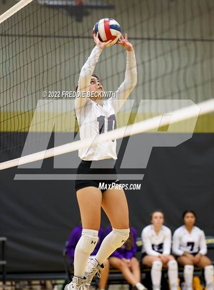 Thumbnail 2 in Whitesboro vs. Farmersville (Denison Invitational Showcase) photogallery.
