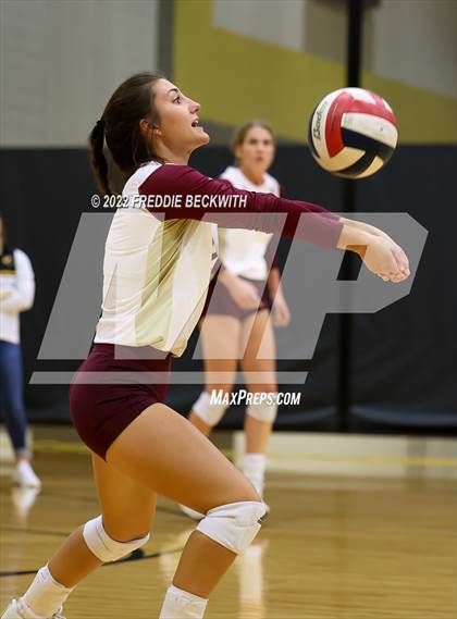 Thumbnail 1 in Whitesboro vs. Farmersville (Denison Invitational Showcase) photogallery.