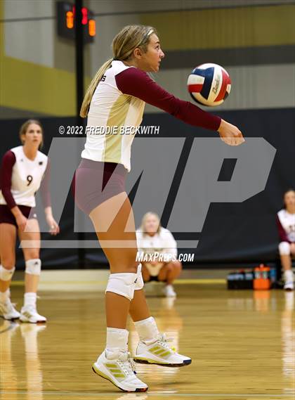 Thumbnail 2 in Whitesboro vs. Farmersville (Denison Invitational Showcase) photogallery.
