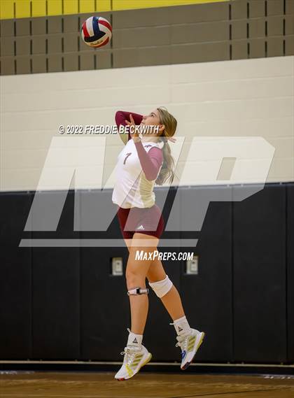 Thumbnail 2 in Whitesboro vs. Farmersville (Denison Invitational Showcase) photogallery.
