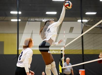 Thumbnail 3 in Whitesboro vs. Farmersville (Denison Invitational Showcase) photogallery.