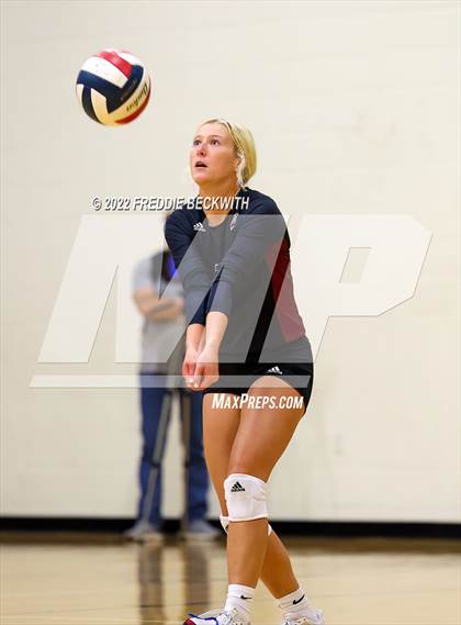 Thumbnail 1 in Whitesboro vs. Farmersville (Denison Invitational Showcase) photogallery.