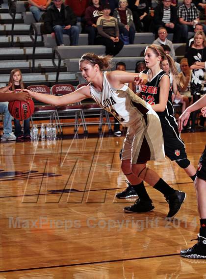 Thumbnail 1 in Pigeon Forge @ Alcoa (TSSAA 2-AA Regional Playoff) photogallery.