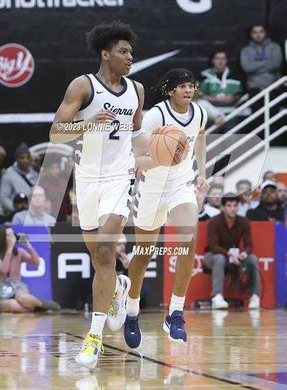 Thumbnail 3 in Christopher Columbus vs Sierra Canyon (Spalding Hoophall Classic) photogallery.