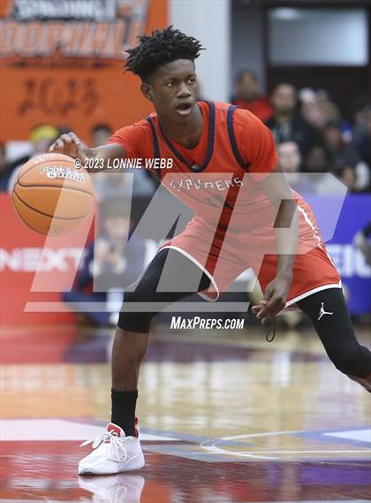 Thumbnail 1 in Christopher Columbus vs Sierra Canyon (Spalding Hoophall Classic) photogallery.