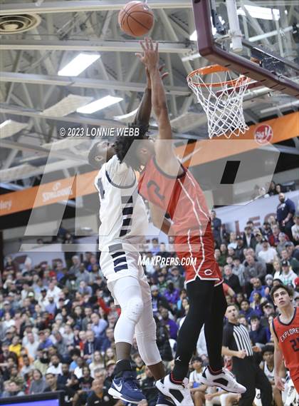 Thumbnail 1 in Christopher Columbus vs Sierra Canyon (Spalding Hoophall Classic) photogallery.