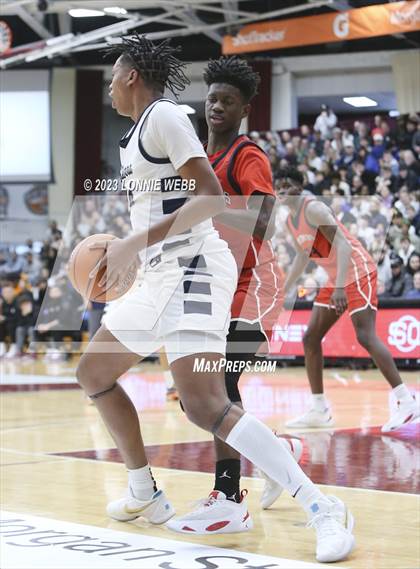 Thumbnail 3 in Christopher Columbus vs Sierra Canyon (Spalding Hoophall Classic) photogallery.