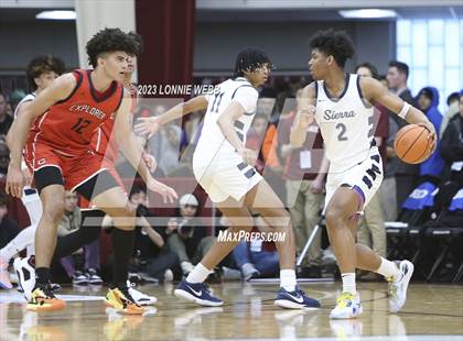 Thumbnail 2 in Christopher Columbus vs Sierra Canyon (Spalding Hoophall Classic) photogallery.