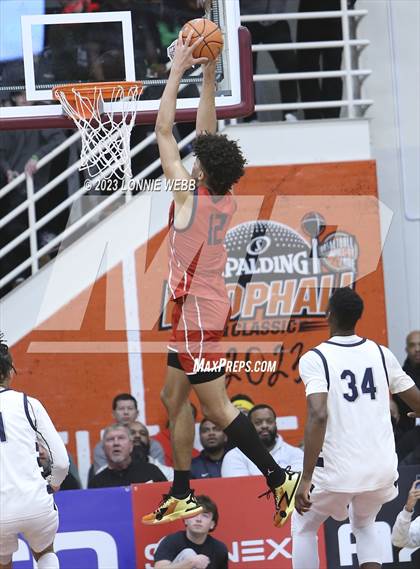 Thumbnail 2 in Christopher Columbus vs Sierra Canyon (Spalding Hoophall Classic) photogallery.