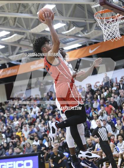 Thumbnail 2 in Christopher Columbus vs Sierra Canyon (Spalding Hoophall Classic) photogallery.