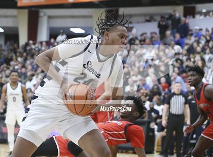 Thumbnail 2 in Christopher Columbus vs Sierra Canyon (Spalding Hoophall Classic) photogallery.