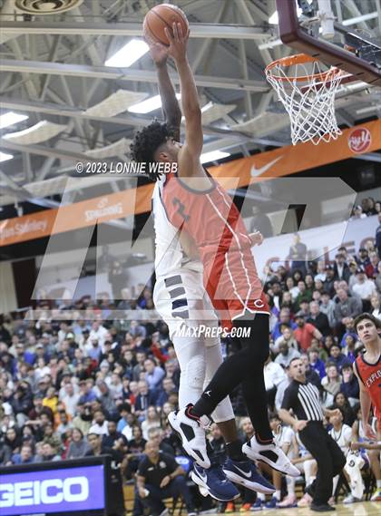 Thumbnail 3 in Christopher Columbus vs Sierra Canyon (Spalding Hoophall Classic) photogallery.