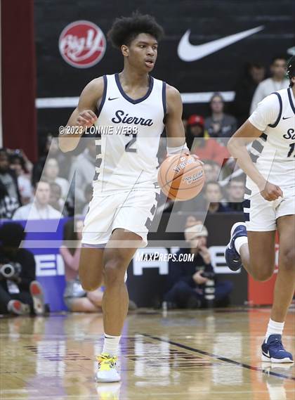 Thumbnail 2 in Christopher Columbus vs Sierra Canyon (Spalding Hoophall Classic) photogallery.