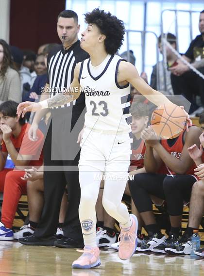 Thumbnail 3 in Christopher Columbus vs Sierra Canyon (Spalding Hoophall Classic) photogallery.