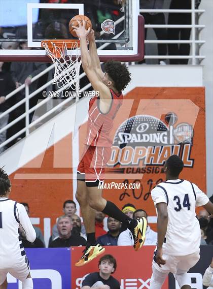 Thumbnail 3 in Christopher Columbus vs Sierra Canyon (Spalding Hoophall Classic) photogallery.