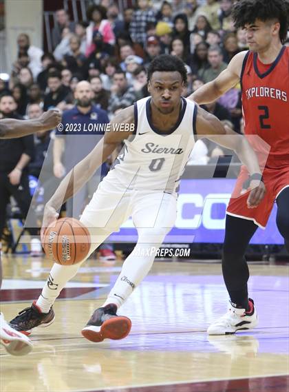Thumbnail 1 in Christopher Columbus vs Sierra Canyon (Spalding Hoophall Classic) photogallery.