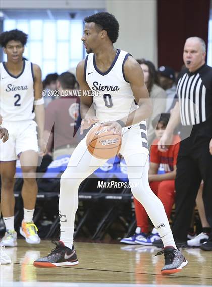 Thumbnail 2 in Christopher Columbus vs Sierra Canyon (Spalding Hoophall Classic) photogallery.