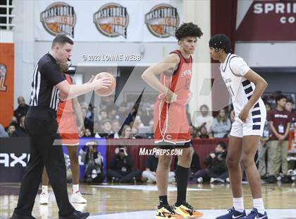 Thumbnail 3 in Christopher Columbus vs Sierra Canyon (Spalding Hoophall Classic) photogallery.