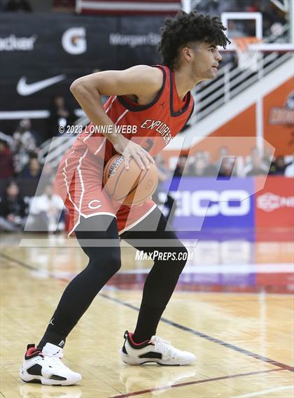 Thumbnail 2 in Christopher Columbus vs Sierra Canyon (Spalding Hoophall Classic) photogallery.