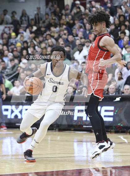Thumbnail 3 in Christopher Columbus vs Sierra Canyon (Spalding Hoophall Classic) photogallery.