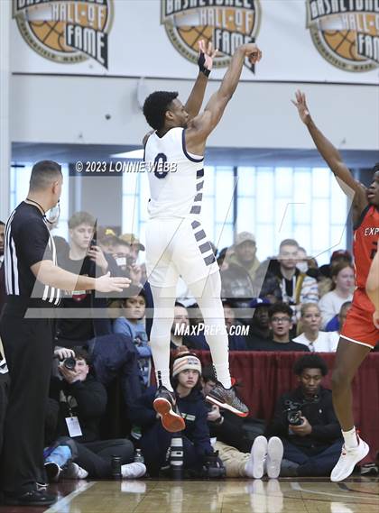Thumbnail 3 in Christopher Columbus vs Sierra Canyon (Spalding Hoophall Classic) photogallery.