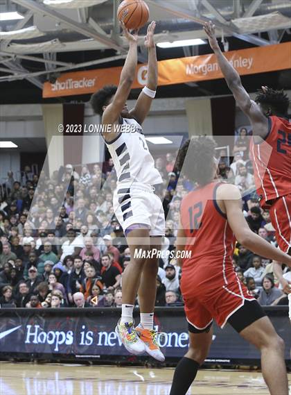 Thumbnail 2 in Christopher Columbus vs Sierra Canyon (Spalding Hoophall Classic) photogallery.