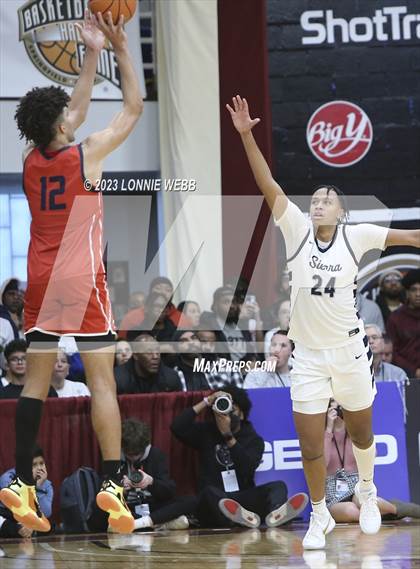 Thumbnail 2 in Christopher Columbus vs Sierra Canyon (Spalding Hoophall Classic) photogallery.