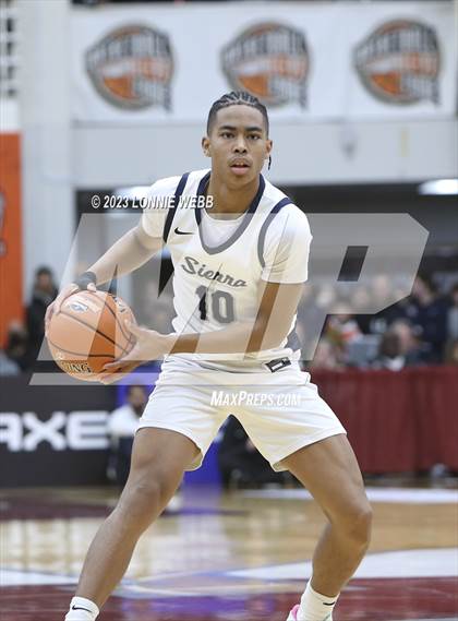 Thumbnail 3 in Christopher Columbus vs Sierra Canyon (Spalding Hoophall Classic) photogallery.