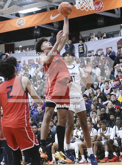 Thumbnail 1 in Christopher Columbus vs Sierra Canyon (Spalding Hoophall Classic) photogallery.