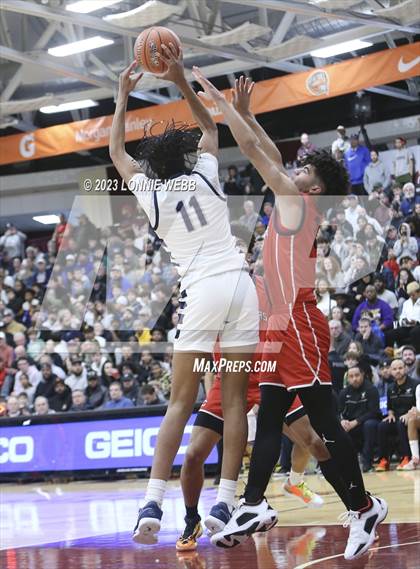 Thumbnail 2 in Christopher Columbus vs Sierra Canyon (Spalding Hoophall Classic) photogallery.