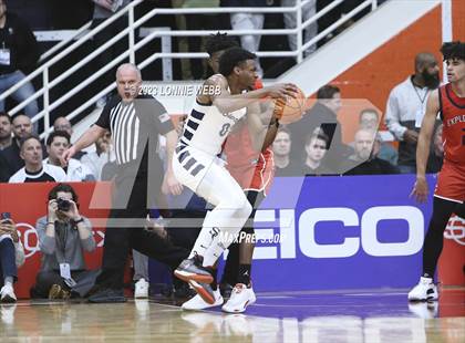 Thumbnail 2 in Christopher Columbus vs Sierra Canyon (Spalding Hoophall Classic) photogallery.