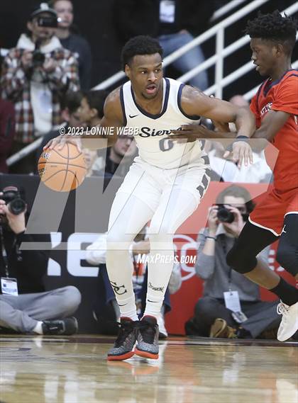 Thumbnail 1 in Christopher Columbus vs Sierra Canyon (Spalding Hoophall Classic) photogallery.