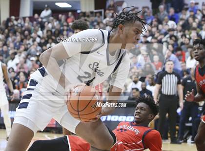 Thumbnail 3 in Christopher Columbus vs Sierra Canyon (Spalding Hoophall Classic) photogallery.